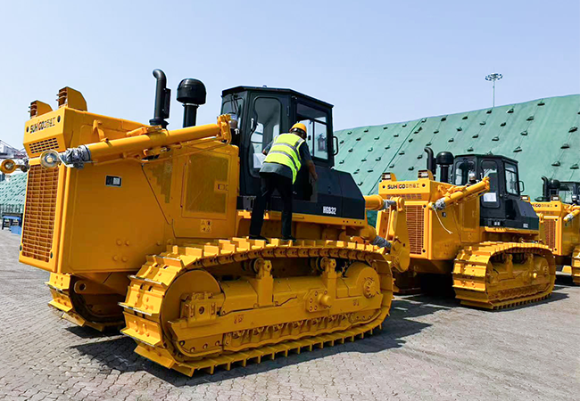 SUHIGO HGB32 Bulldozer Successfully Shipped to UAE, Boosting Infrastructure Development in the Middle East